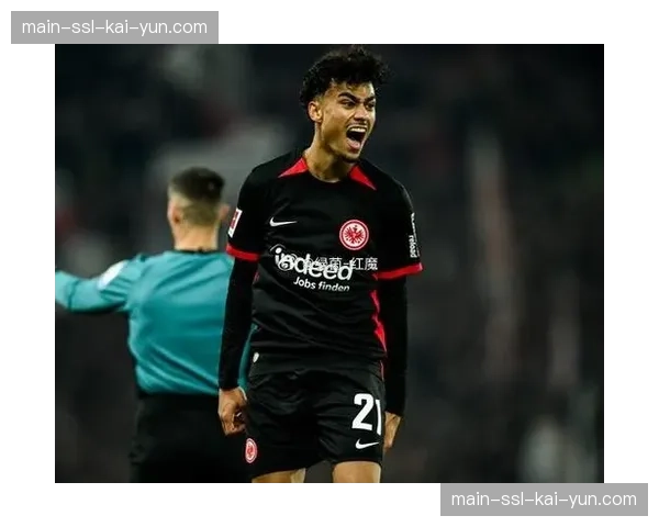 巴萨曼城争夺22岁左后卫布朗，法兰克福标价6500万欧