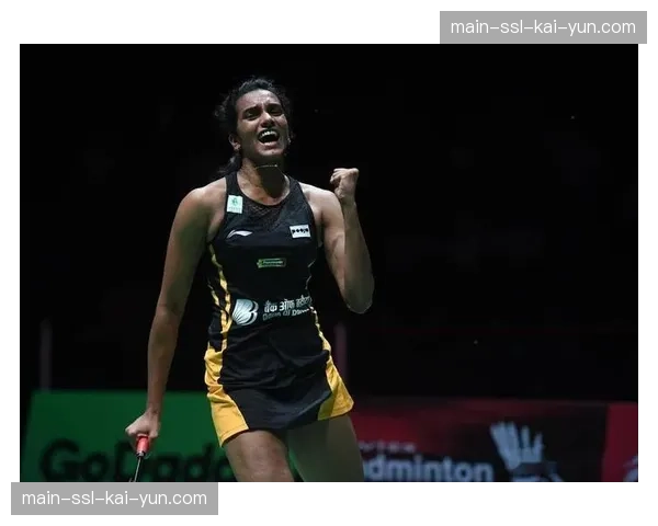 裁判组对印尼选手的“屈肘”判罚引该国代表团强烈抗议，比赛一度中断