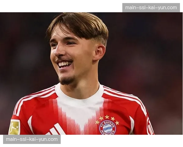 即时：法兰克福球员布塔被红牌罚下，球队将十人应战